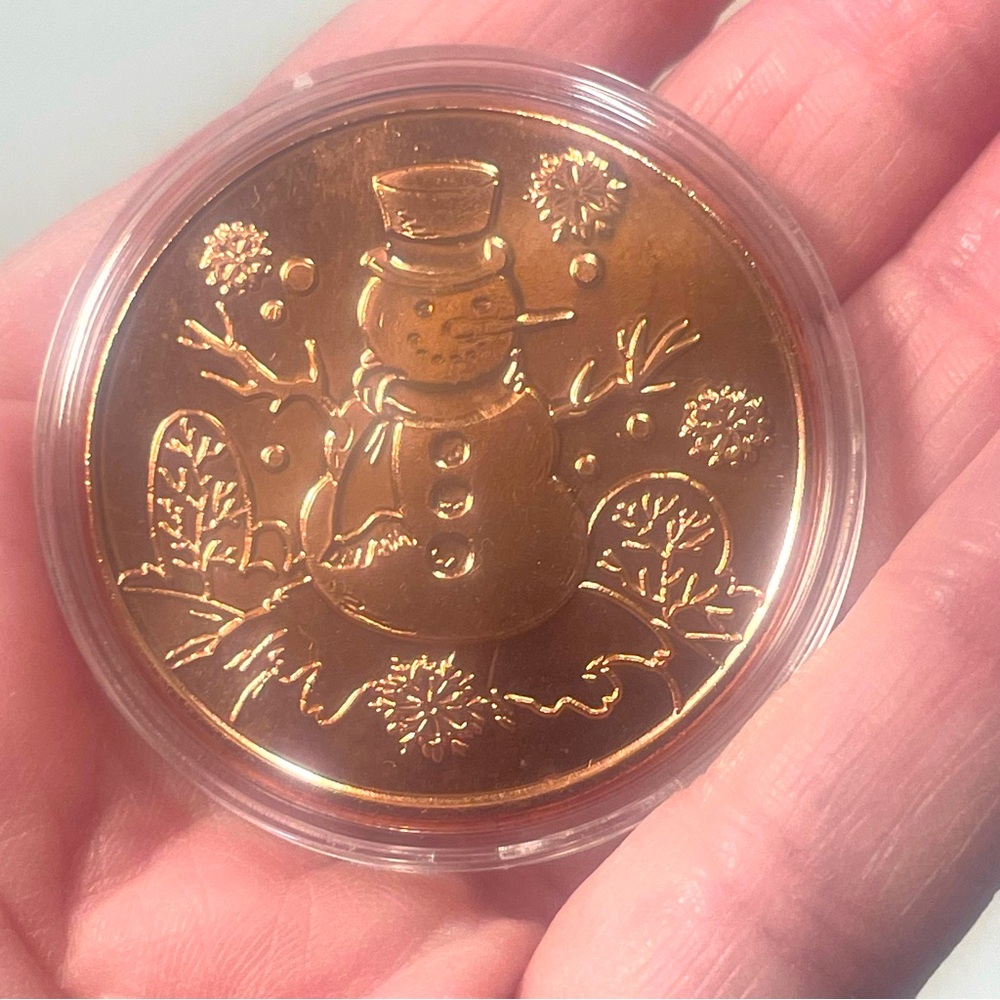 1 ounce .999 Fine Copper Merry Christmas Tree and Snowman with coin protecter